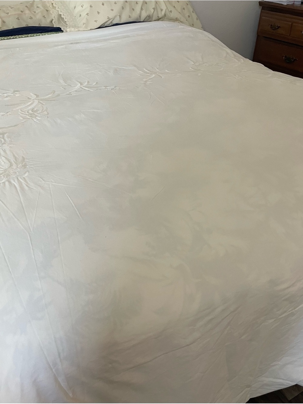 Tommy Bahama Classic White Embroidered duvet cover. Neutral Home Bedding
